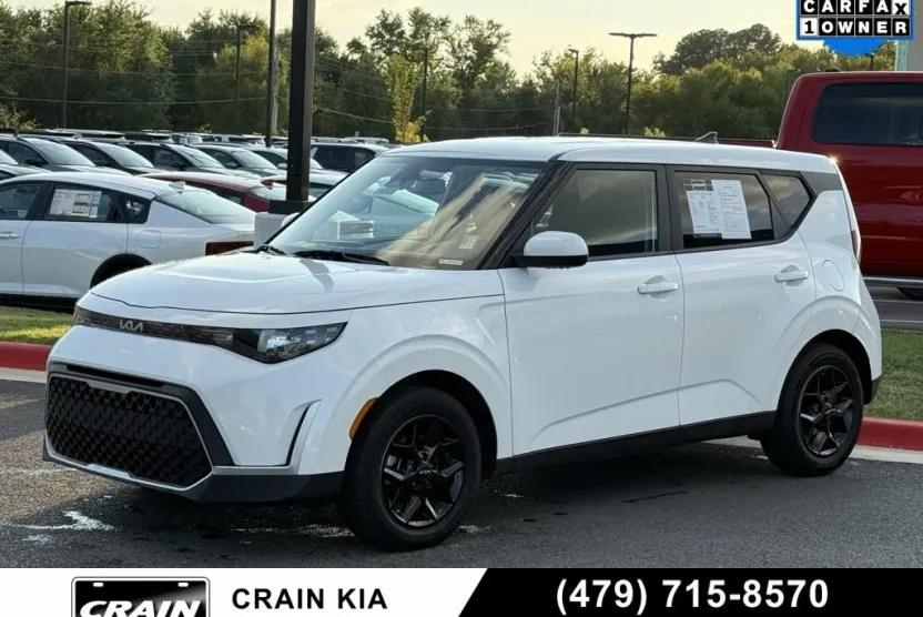 2023 Kia Soul LX photo 1