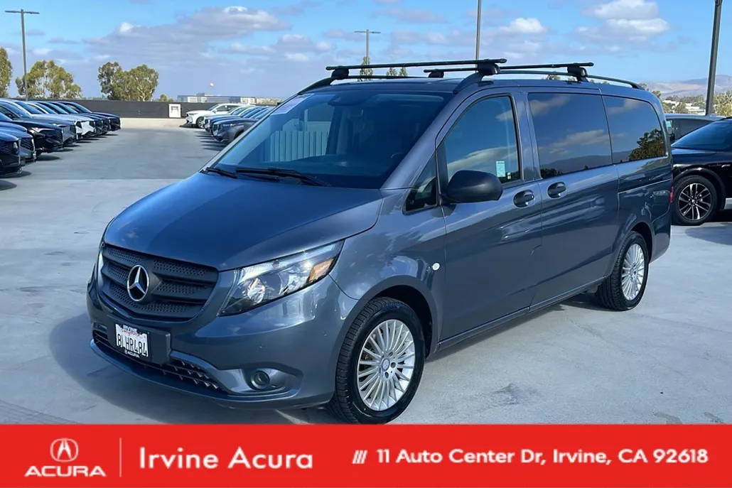 2017 Mercedes Benz Metris Passenger Van photo 1