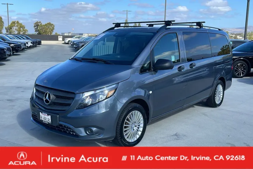 2017 Mercedes Benz Metris Passenger Van photo 1