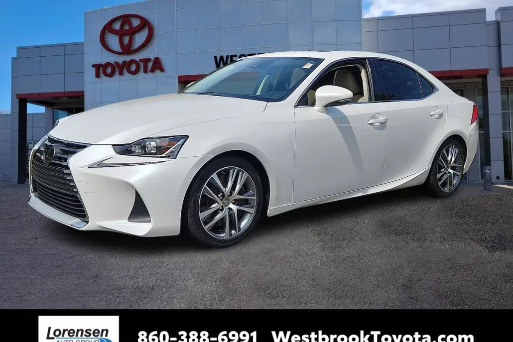 2020 Lexus IS 300 AWD photo 1
