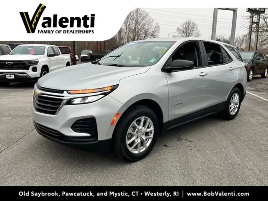 2022 Chevrolet Equinox LS photo 1