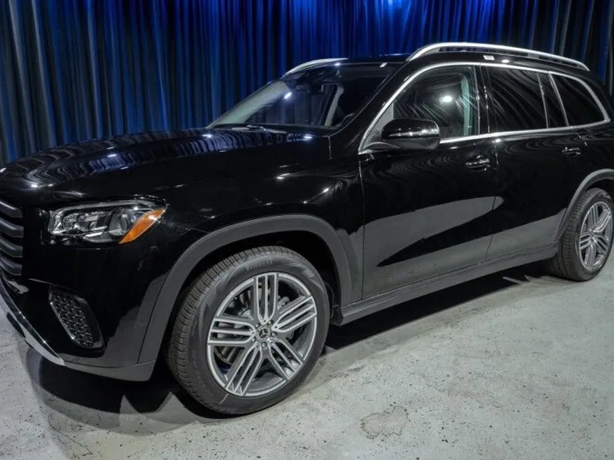 2026 Mercedes Benz GLS 450 4MATIC photo 1