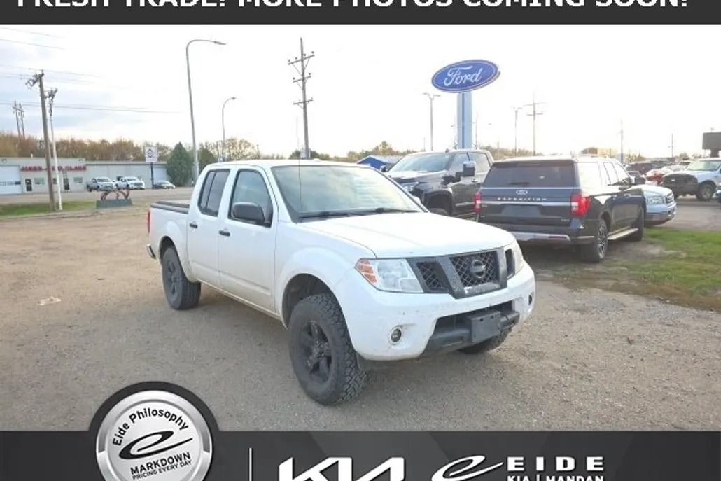 2012 Nissan Frontier SV photo 1