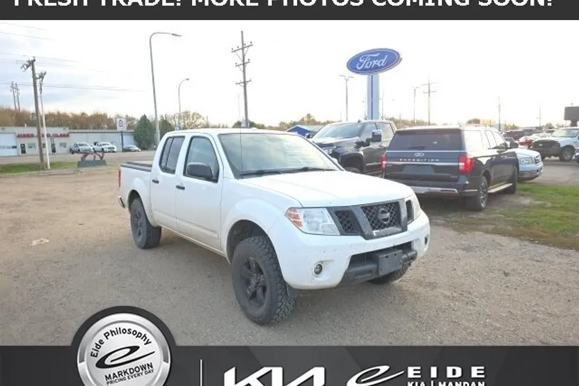 2012 Nissan Frontier SV photo 1