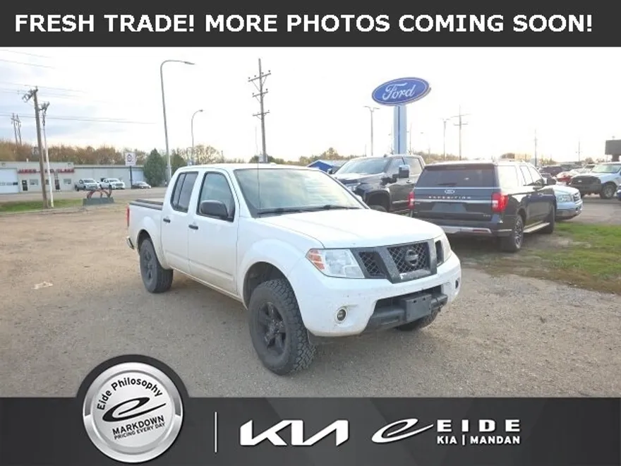 2012 Nissan Frontier SV photo 1