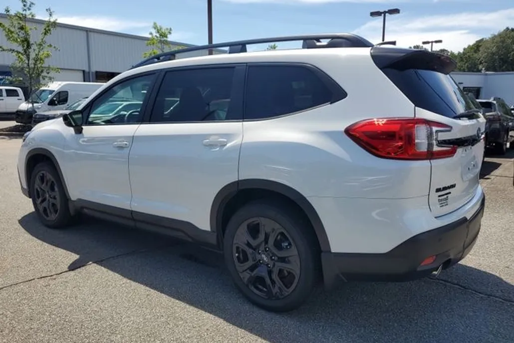 2025 Subaru Ascent Onyx Edition Touring photo 1