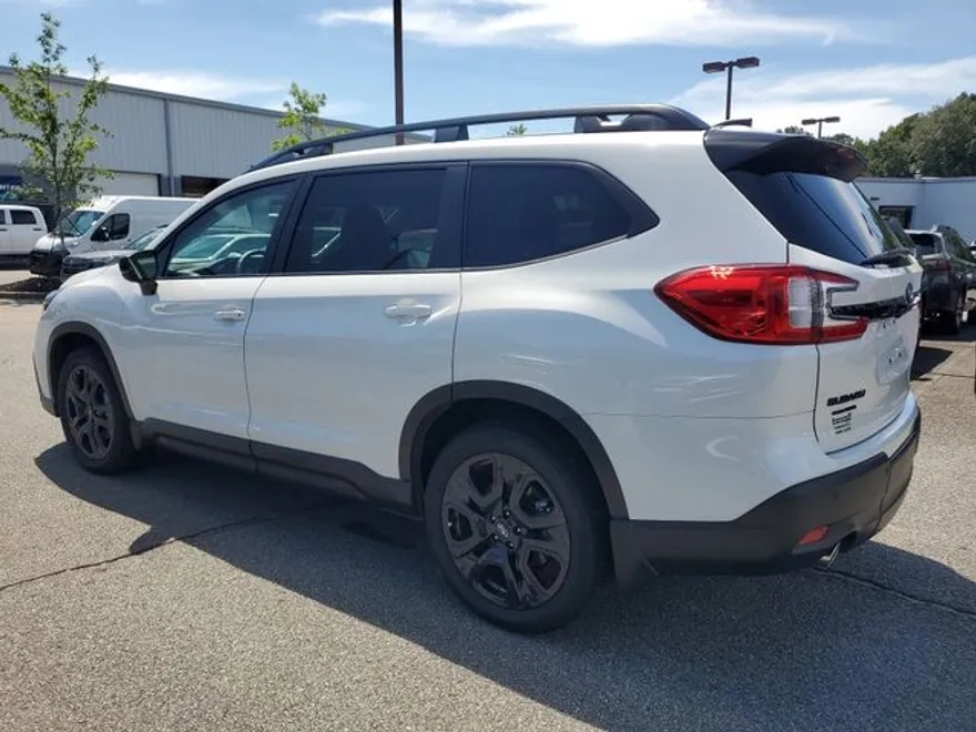 2025 Subaru Ascent Onyx Edition Touring photo 1