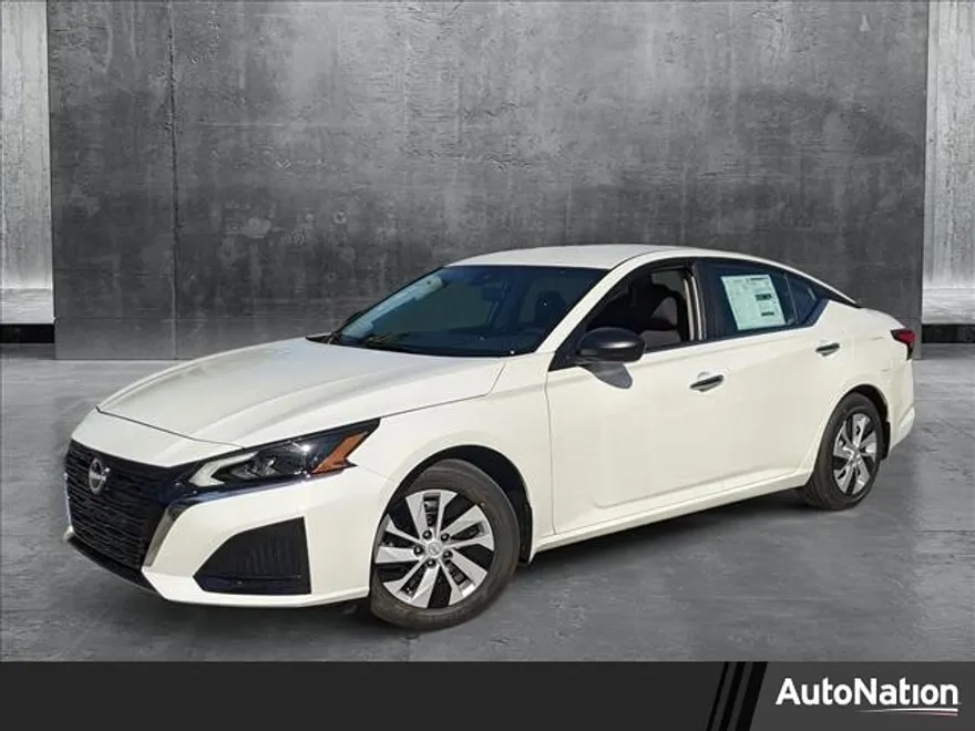 2025 Nissan Altima S photo 1