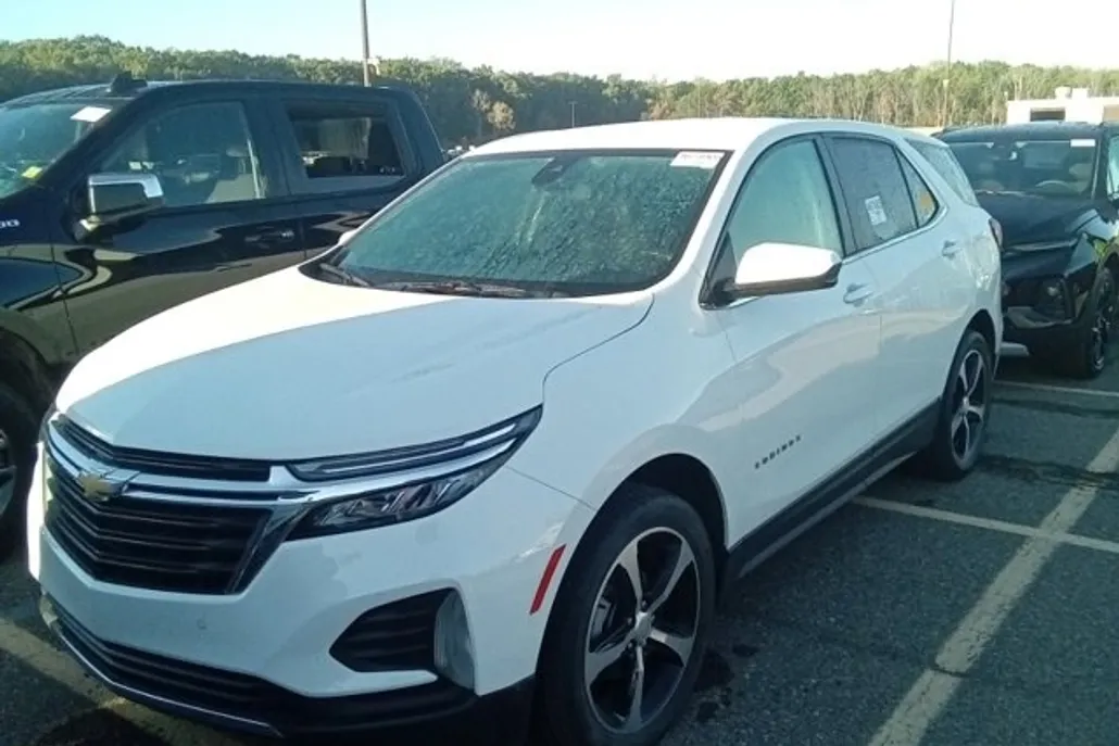 2022 Chevrolet Equinox LT photo 1