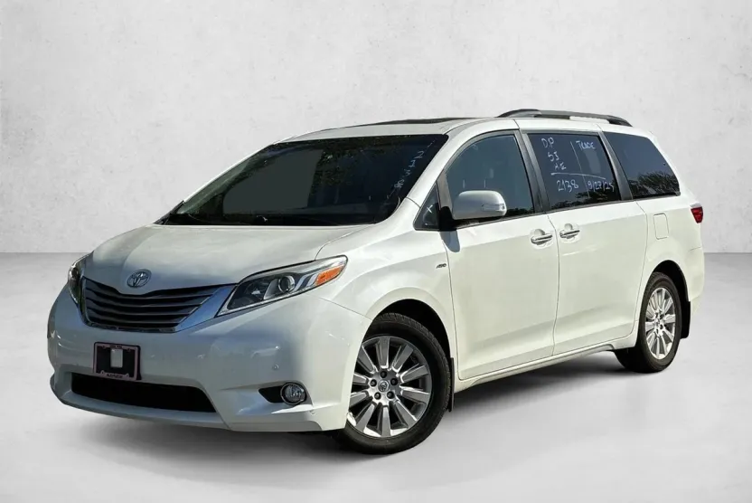 2016 Toyota Sienna Limited Premium photo 1