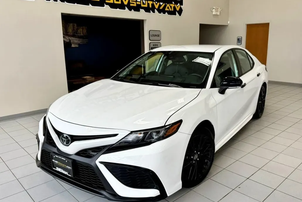 2022 Toyota Camry SE Nightshade Edition photo 1