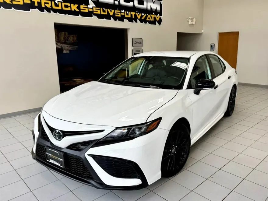 2022 Toyota Camry SE Nightshade Edition photo 1