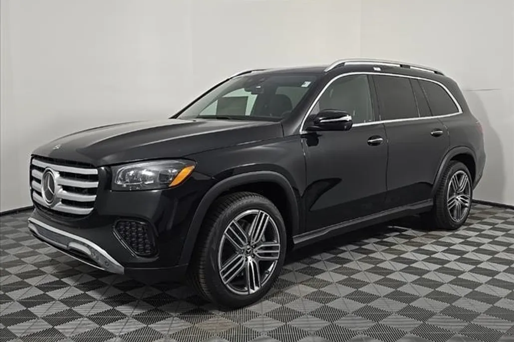 2025 Mercedes Benz GLS 450 4MATIC photo 1