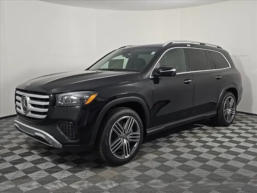 2025 Mercedes Benz GLS 450 4MATIC photo 1