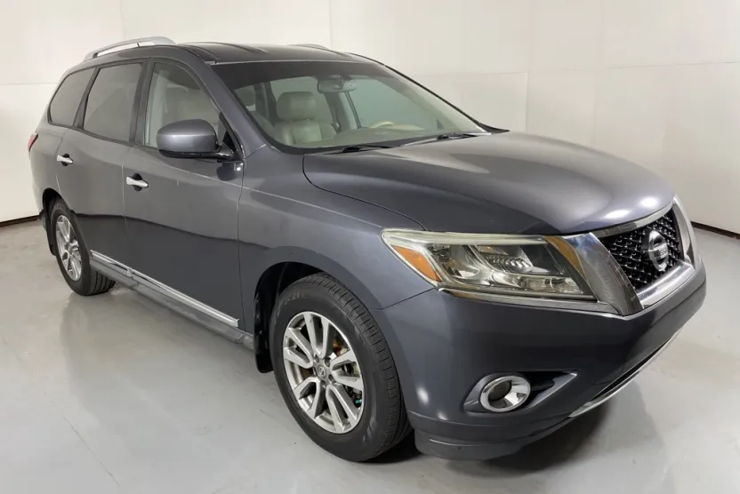 2014 Nissan Pathfinder SL photo 1