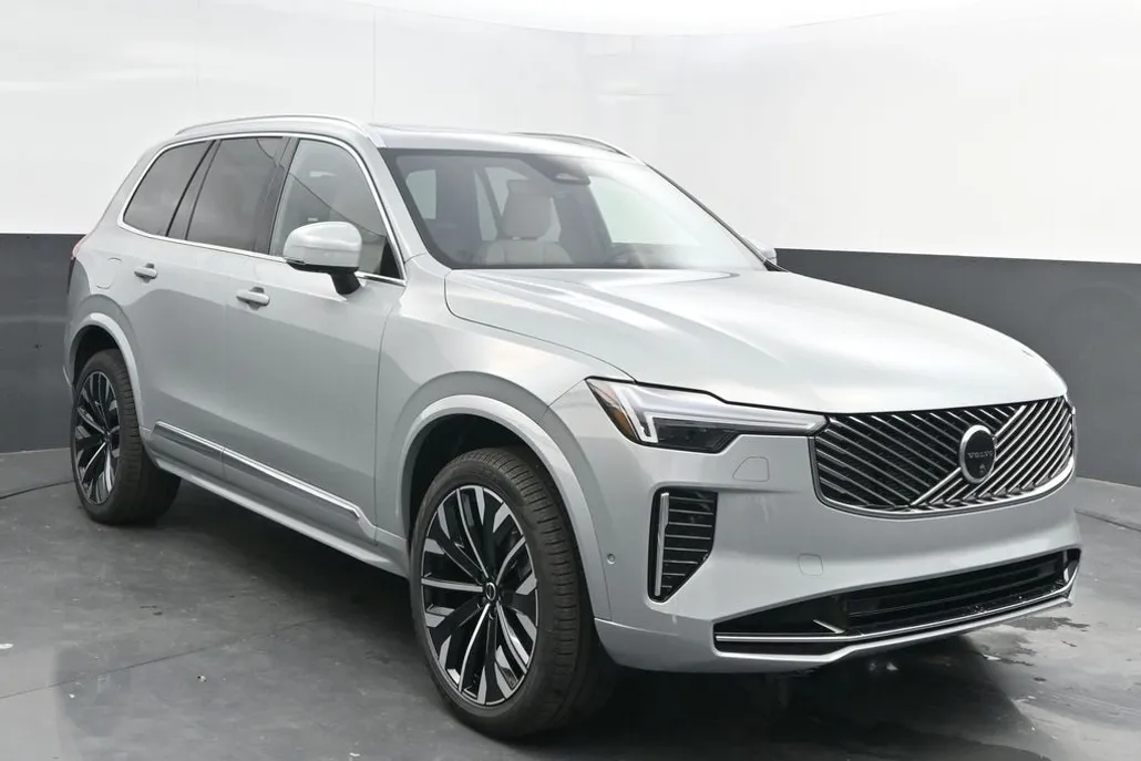 2026 Volvo XC90 B5 Ultimate photo 1