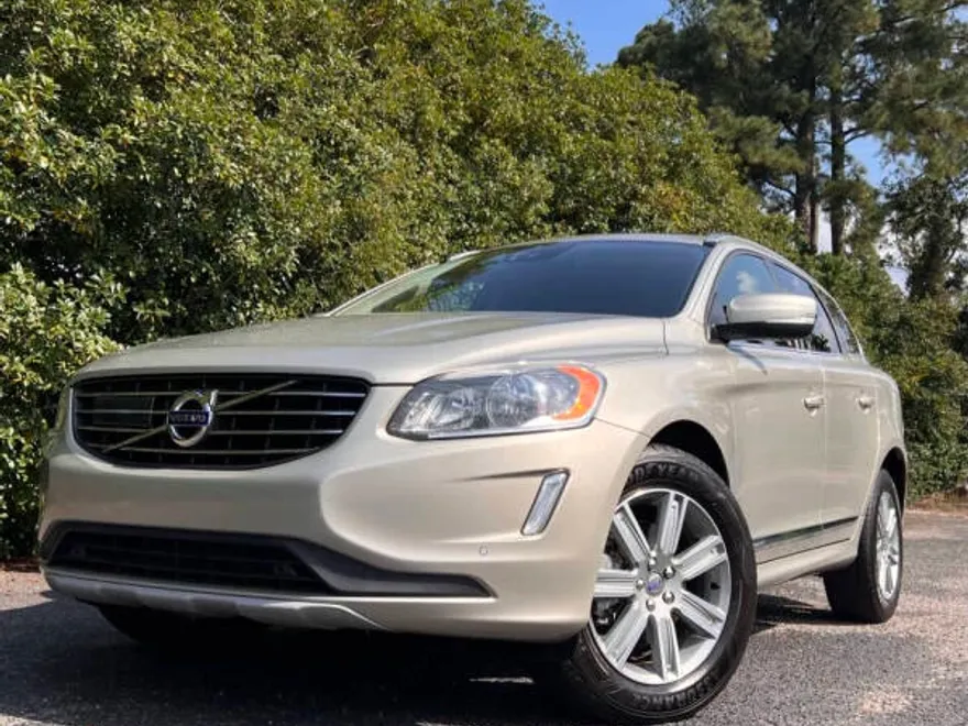 2017 Volvo XC60 T5 Inscription photo 1