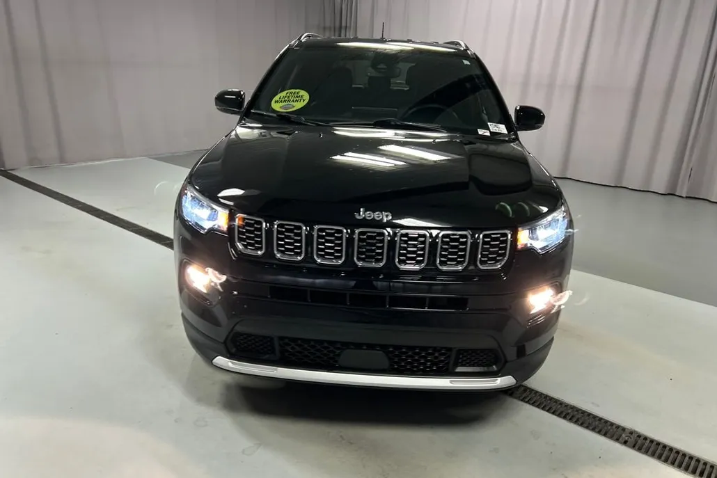 2024 Jeep Compass Limited photo 1