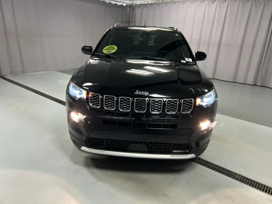 2024 Jeep Compass Limited photo 1