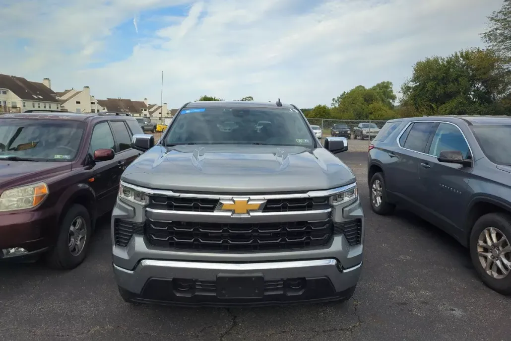 2023 Chevrolet Silverado 1500 LT photo 1