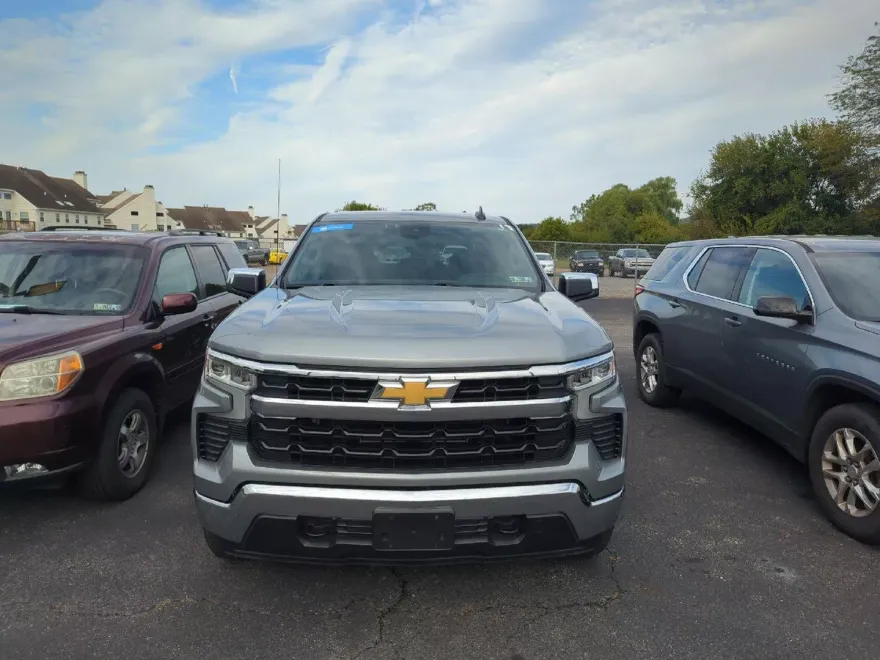2023 Chevrolet Silverado 1500 LT photo 1