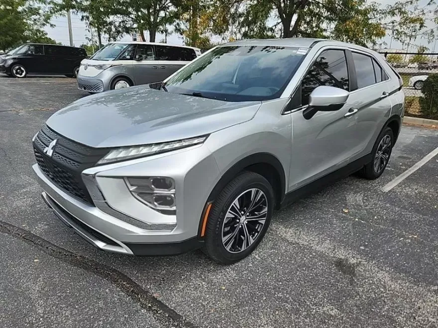 2022 Mitsubishi Eclipse Cross SE photo 1