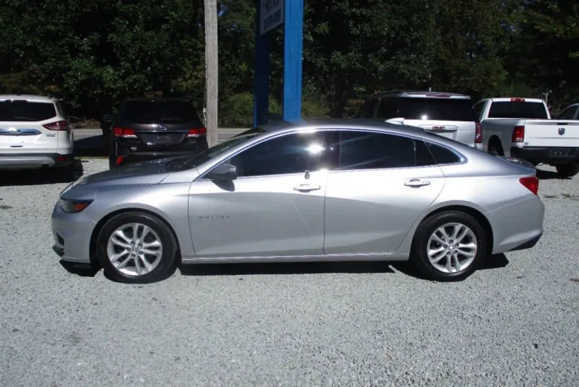 2016 Chevrolet Malibu 1LT photo 1