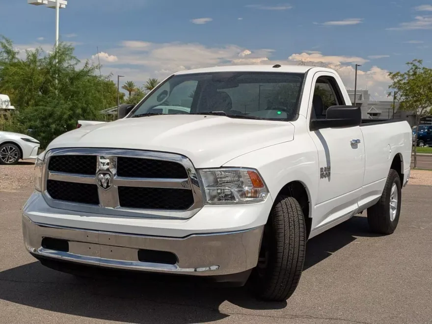 2017 Ram 1500 SLT photo 1