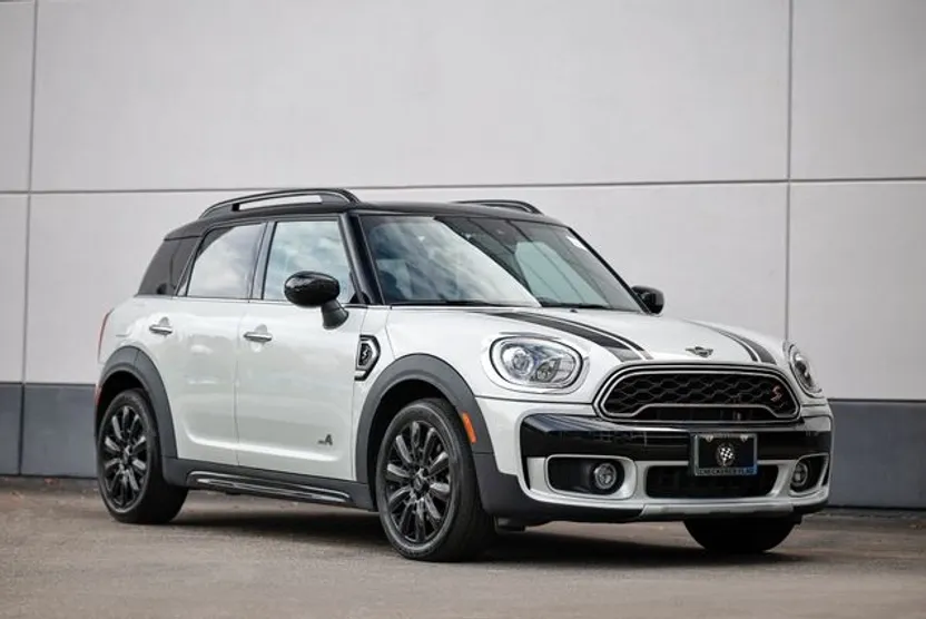 2020 Mini Cooper S ALL4 photo 1