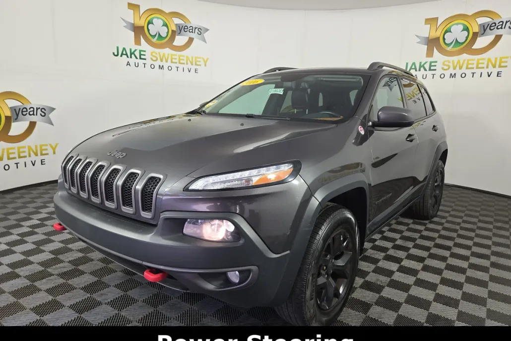 2016 Jeep Cherokee Trailhawk photo 1