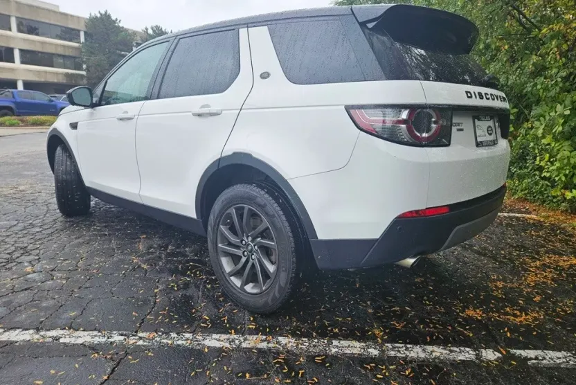2019 Land Rover Discovery Sport HSE photo 1