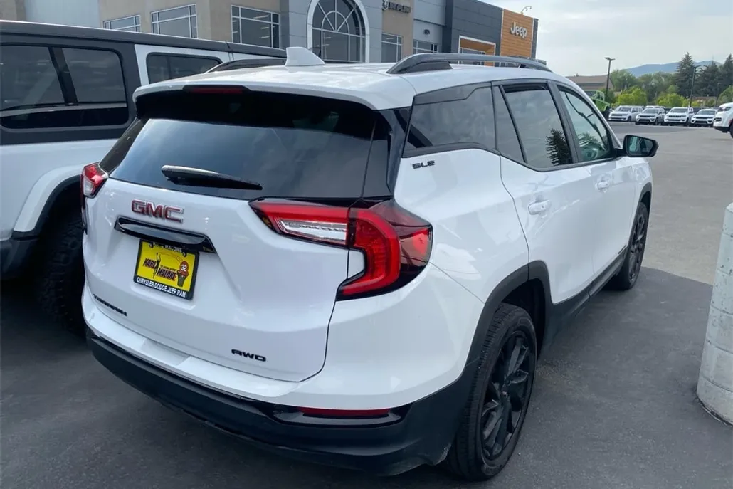 2024 Gmc Terrain SLE photo 1