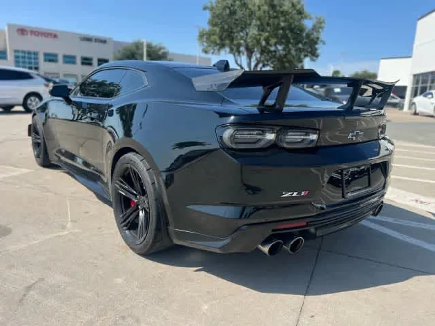 2022 Chevrolet Camaro ZL1 Coupe photo 1