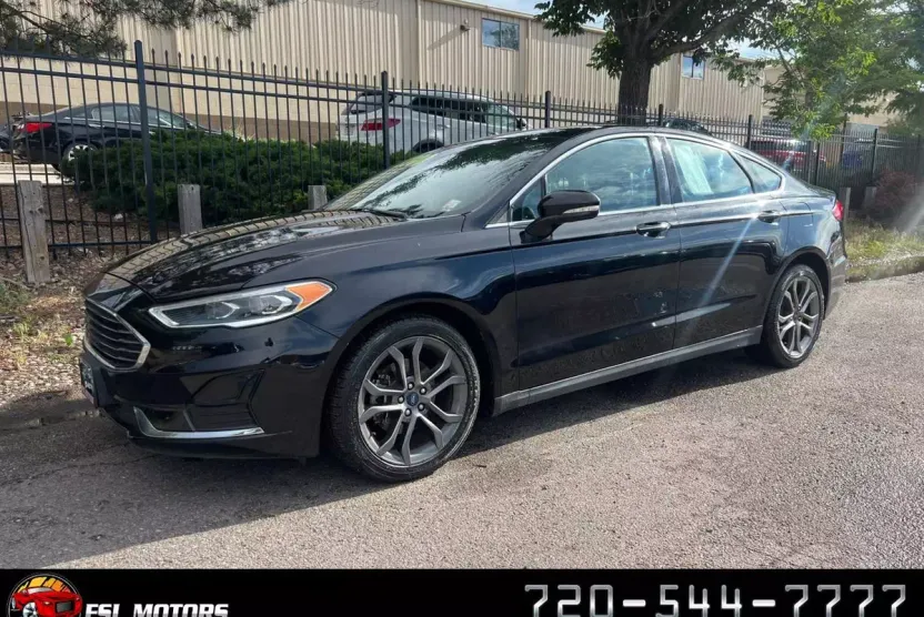 2019 Ford Fusion SEL photo 1