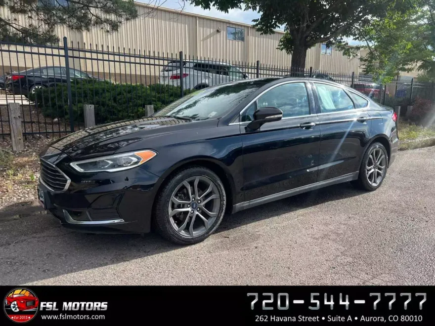 2019 Ford Fusion SEL photo 1
