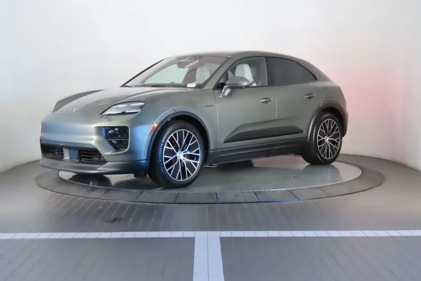 2025 Porsche Macan Electric photo 1