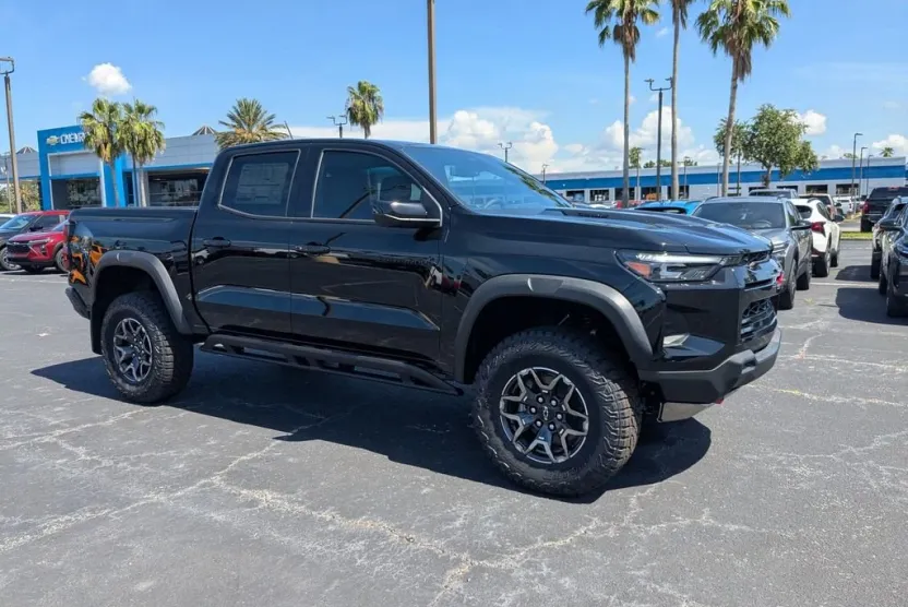 2025 Chevrolet Colorado ZR2 photo 1