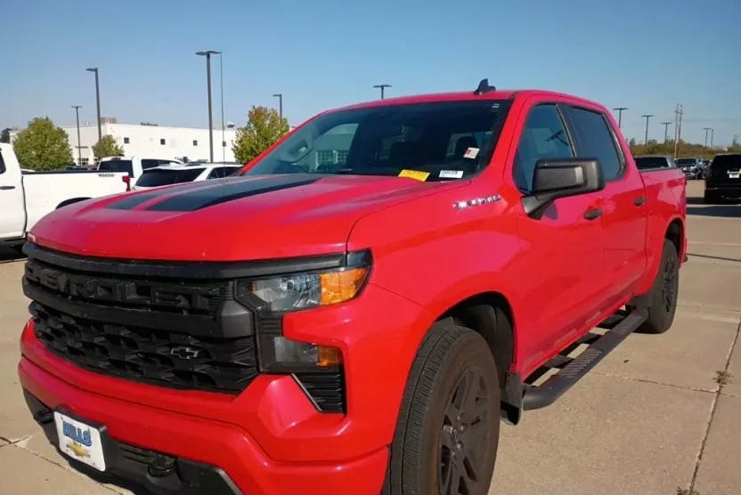 2023 Chevrolet Silverado 1500 Custom photo 1