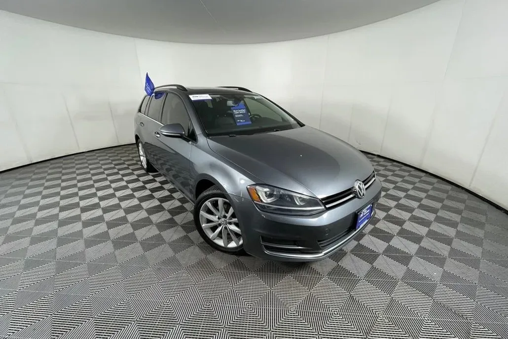 2016 Volkswagen Golf SportWagen SE photo 1
