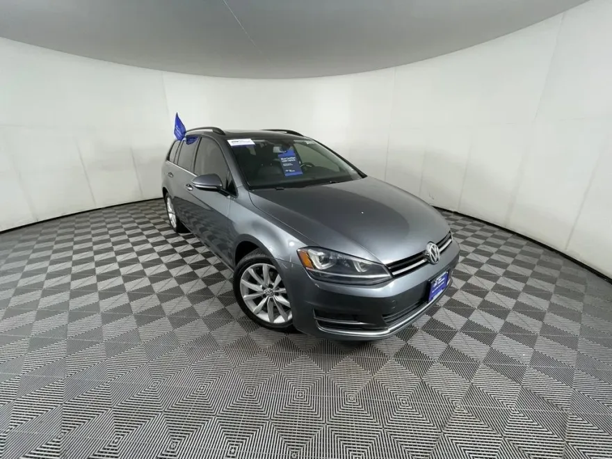 2016 Volkswagen Golf SportWagen SE photo 1
