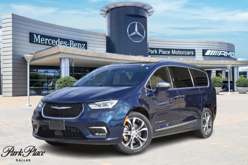2021 Chrysler Pacifica Pinnacle photo 1