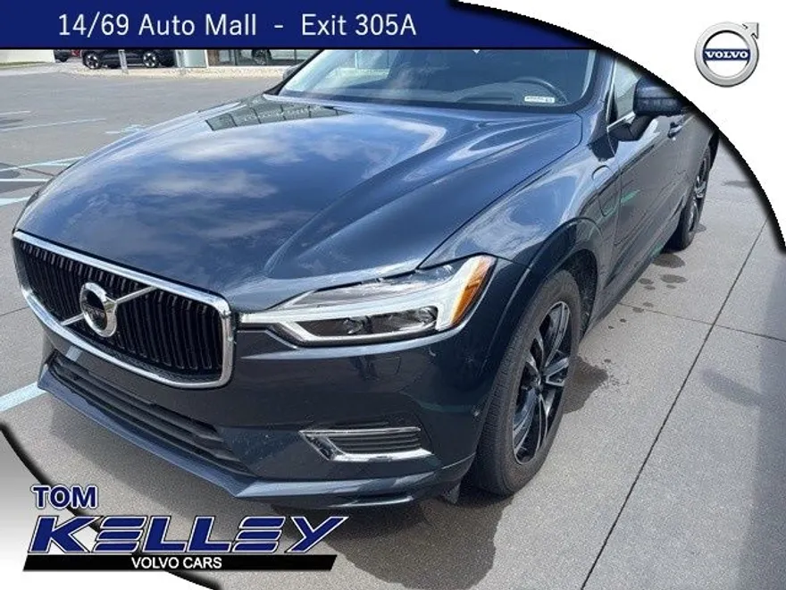 2019 Volvo XC60 Hybrid T8 Momentum photo 1