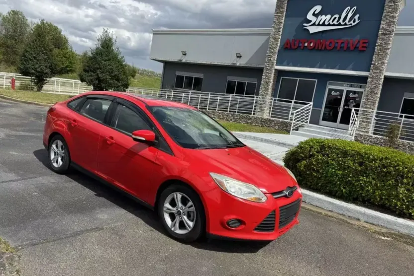 2014 Ford Focus Sedan photo 1