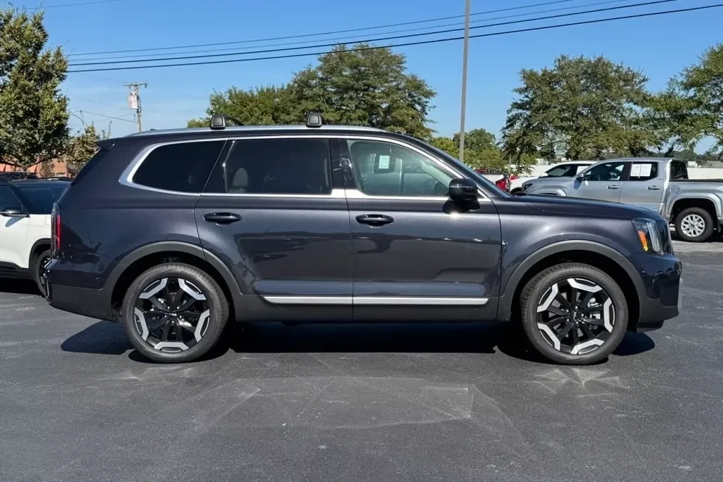 2025 Kia Telluride EX photo 1