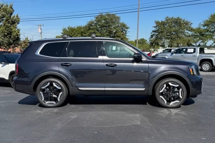 2025 Kia Telluride EX photo 1