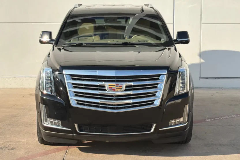 2018 Cadillac Escalade Platinum photo 1