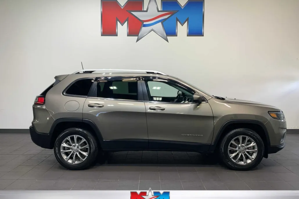 2021 Jeep Cherokee Latitude Lux photo 1
