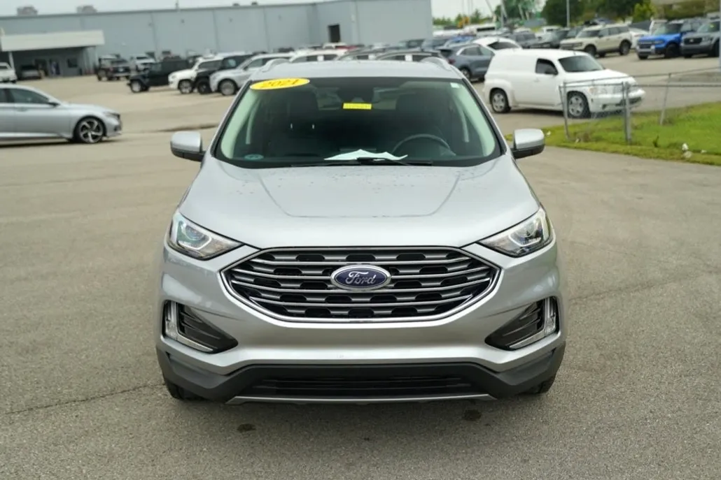 2021 Ford Edge SEL photo 1