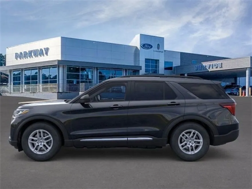 2025 Ford Explorer photo 1