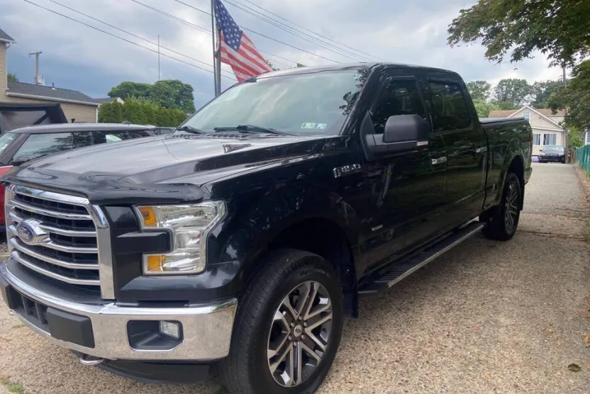 2015 Ford F-150 XLT photo 1